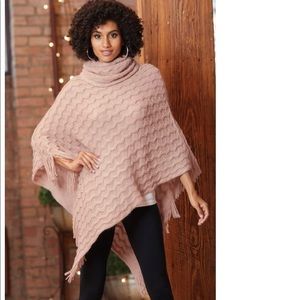 ZIGZAG PONCHO MONROE & MAIN